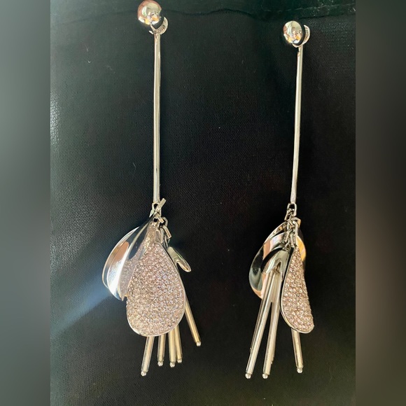 Henri Bendel Fantasy Floral Drop Earrings - Picture 4 of 6